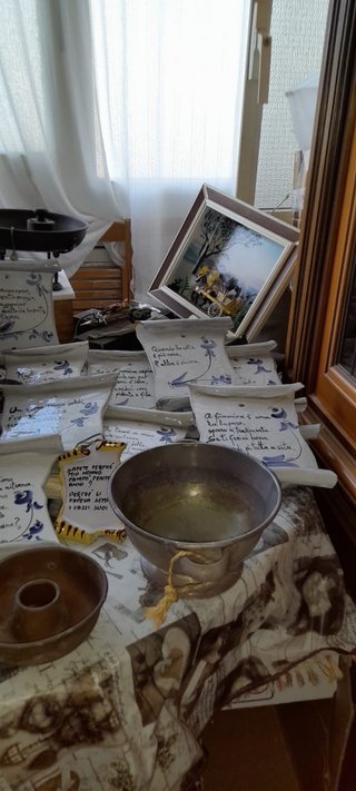 Vari oggetti antichi