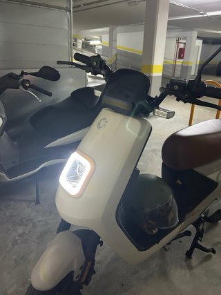 Moto Eléctrica Cecotec Piazza Beige