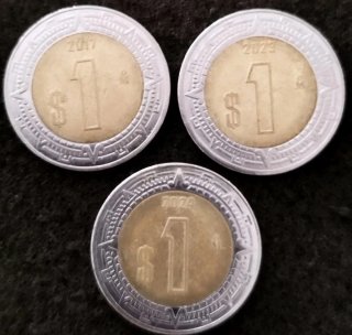 3 Monedas de 1 peso de México.