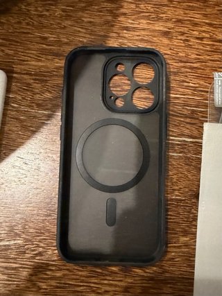 Capa preta e 2 películas iPhone 16 Pro
