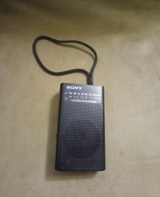 Radio Portátil Sony AM/FM Negra