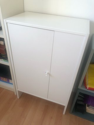 Mueble Ikea de almacenaje blanco.