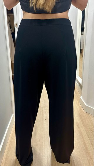 Pantalón ancho con cinturón