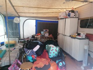 Caravana fija en camping Trillas