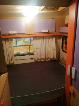 Caravana fija en camping Trillas