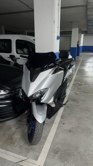Yamaha Tmax SX