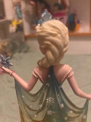 Figura Elsa Frozen couture de force. Enesco Disney