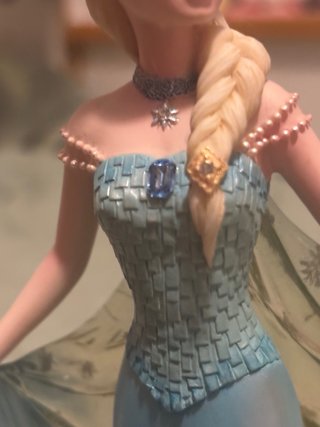 Figura Elsa Frozen couture de force. Enesco Disney