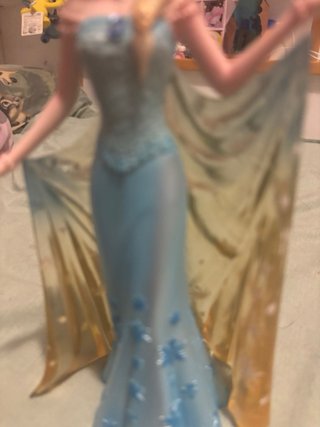 Figura Elsa Frozen couture de force. Enesco Disney