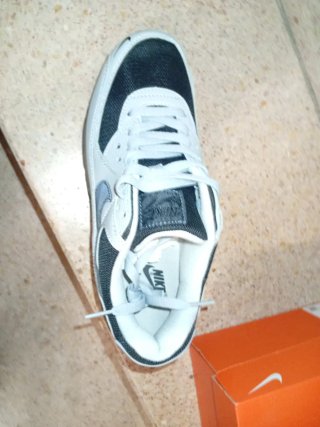 Nike Air Max 90 Gris y Blanco