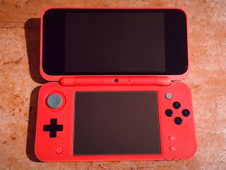 Nintendo 2DS Edizione Pokeball