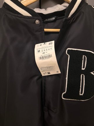 Chaqueta Zara Estilo Universitario