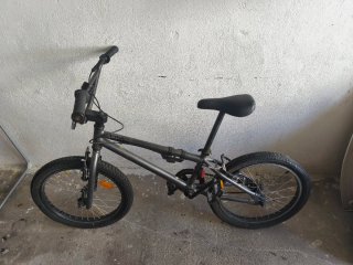 Bicicleta BMX gris