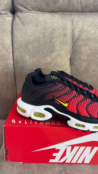 Nike Air Max Plus TN Zapatillas Negras Rojas