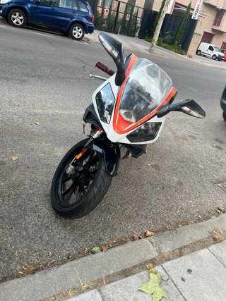 Derbi GPR50 Roja y Blanca