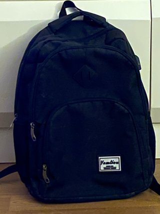 Mochila Yamtion Impermeable – Puerto USB y Portáti