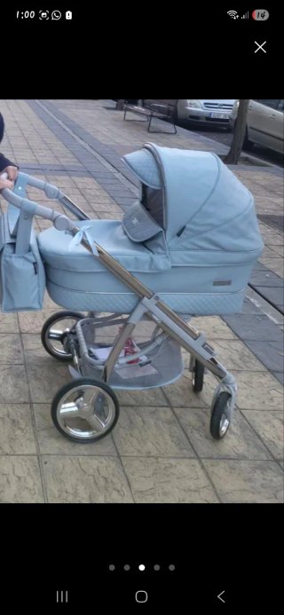 Bebecar azul con capazo silla y bolso
