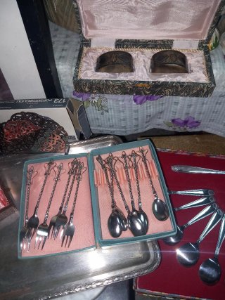 Conjunto cubiertos metal madera cajas