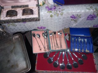 Conjunto cubiertos metal madera cajas