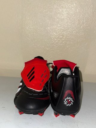 Botas Adidas Predator Negras y Rojas