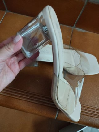 Zapatos tacón transparente beige