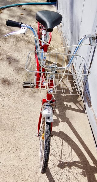 BICICLETA PASEO BH ROJA CON CESTA - ESTILO RETRO