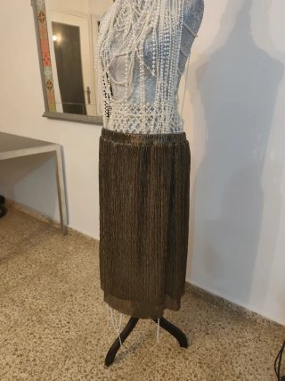 Falda dorada brillante para playa