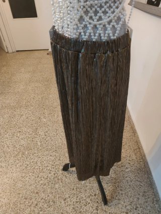 Falda dorada brillante para playa