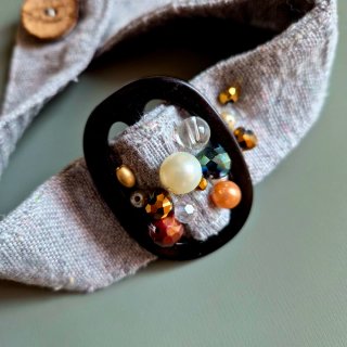 Choker,bracciale versatile in tessuto grigio