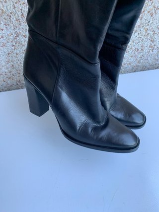 Botines de piel negros