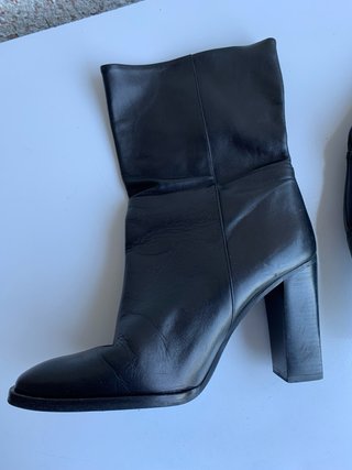 Botines de piel negros