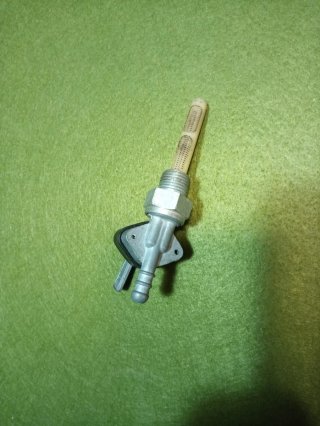 Llave de gasolina Nueva