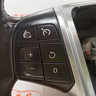 VOLANTE VOLVO V40 Momentum