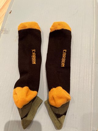 Nuovi calzini ciclismo Reld Carbon Foraker in nero ocre