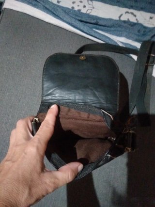 Bandolera de cuero negra