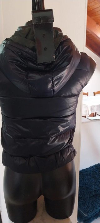 Gilet Armani nero con cappuccio