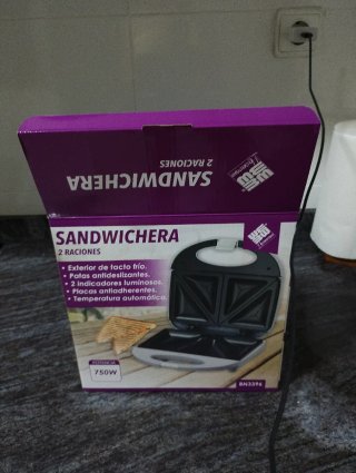 Sandwichera 750W