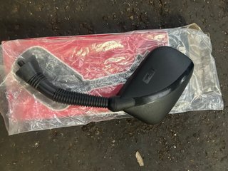 Espejo retrovisor izquierdo universal