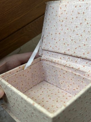Scatola portagioie tessuto placca argento