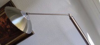 Lámpara de pie moderna metal plateado
