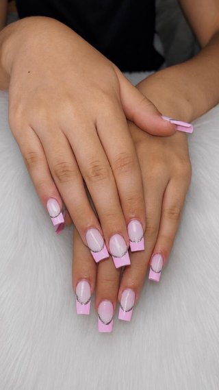Manicura Semipermanente y Acrílico