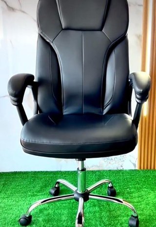 Silla de oficina ergonómica negra