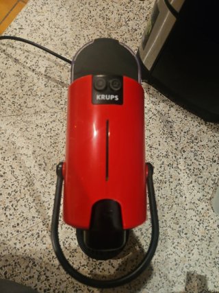 Cafetera Nespresso Roja