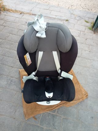 Vendo silla de coche infantil Britax Römer ISOFIX