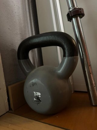 Kettlebell 12 kg , barra de pesas y Trx