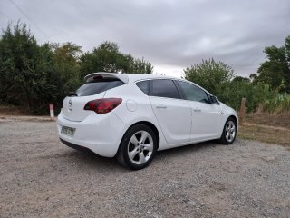 Opel Astra j 1.7 2010