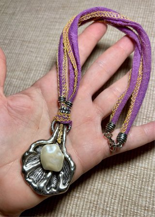 Collar concha metálica y perla nuevo