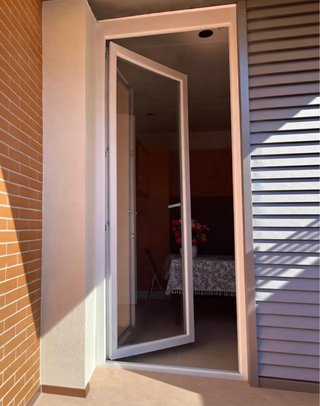 Puerta PVC Oscilobatiente 900x2200