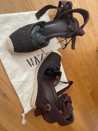 Alpargatas Zara con cuña y lazo