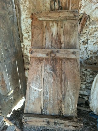 Trillo de madera antiguo